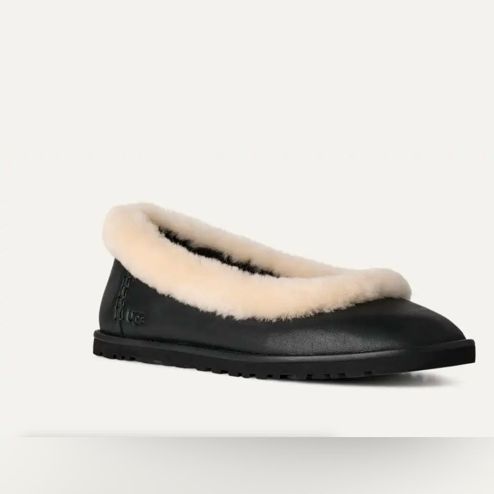 UGG Zoro Leather Ballet Flat Sz 39 (8)
Brand New!